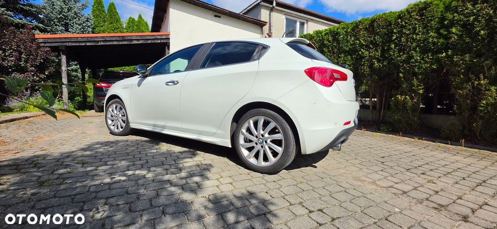 Alfa Romeo Giulietta 2012 photo 4