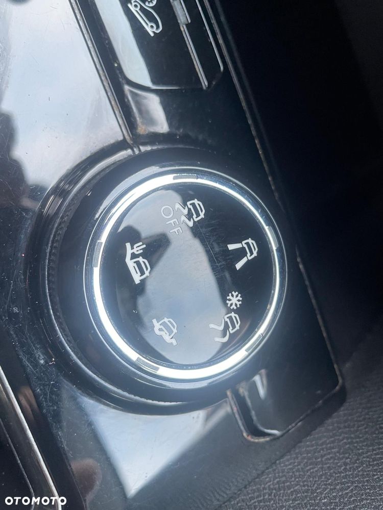 Peugeot 3008 PureTech 130 Stop & Start GPF EAT8 Active - 11