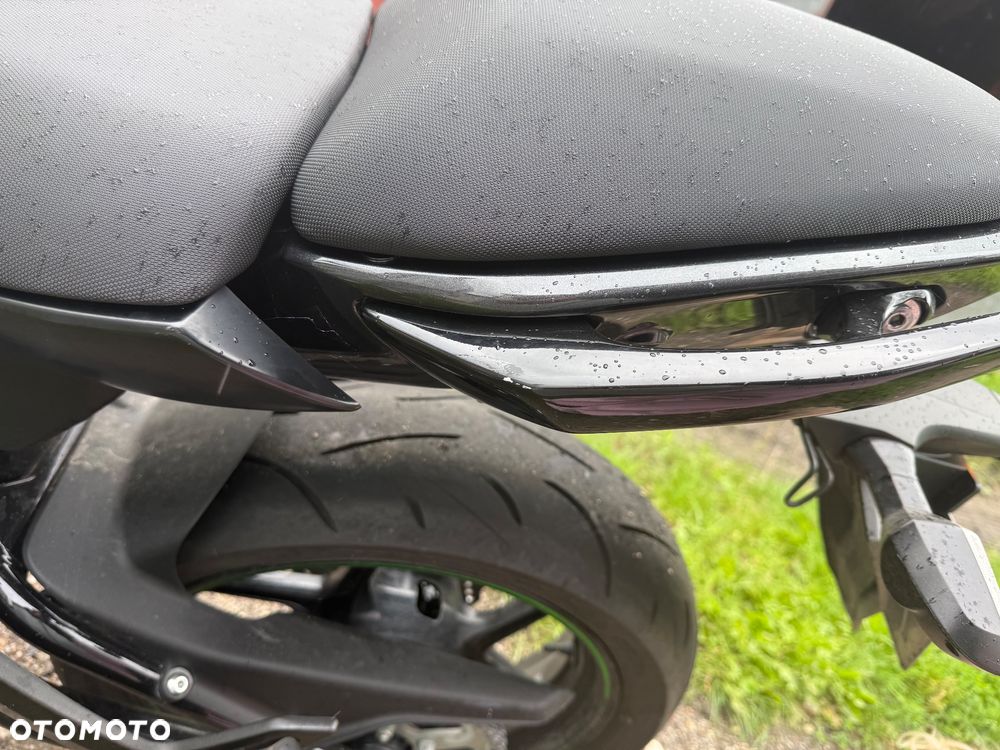 Kawasaki ER - 11
