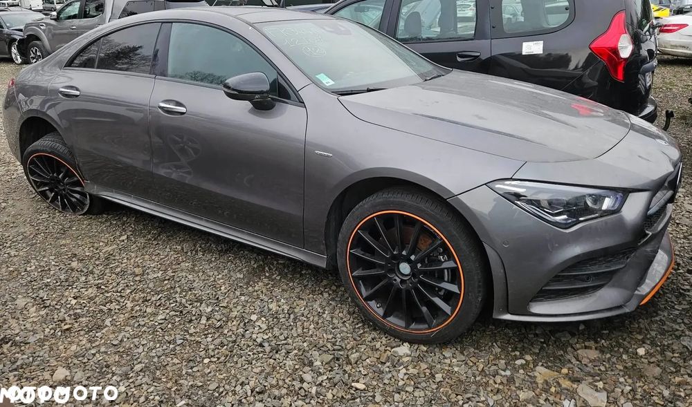 Mercedes-Benz CLA 200 7G-DCT Edition 1 - 2