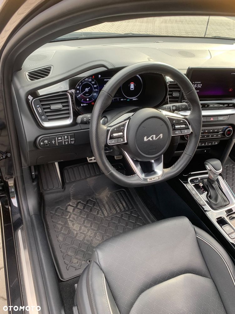 Kia Ceed - 16