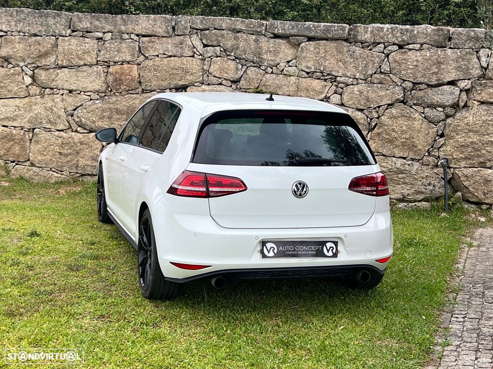 VW Golf 2.0 GTI DSG - 11