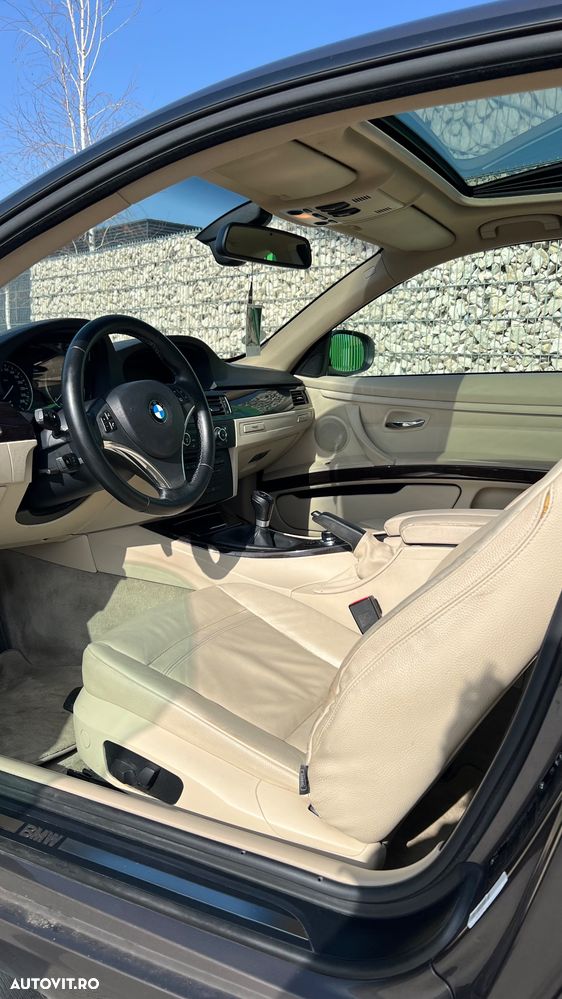 BMW Seria 3 320i - 3