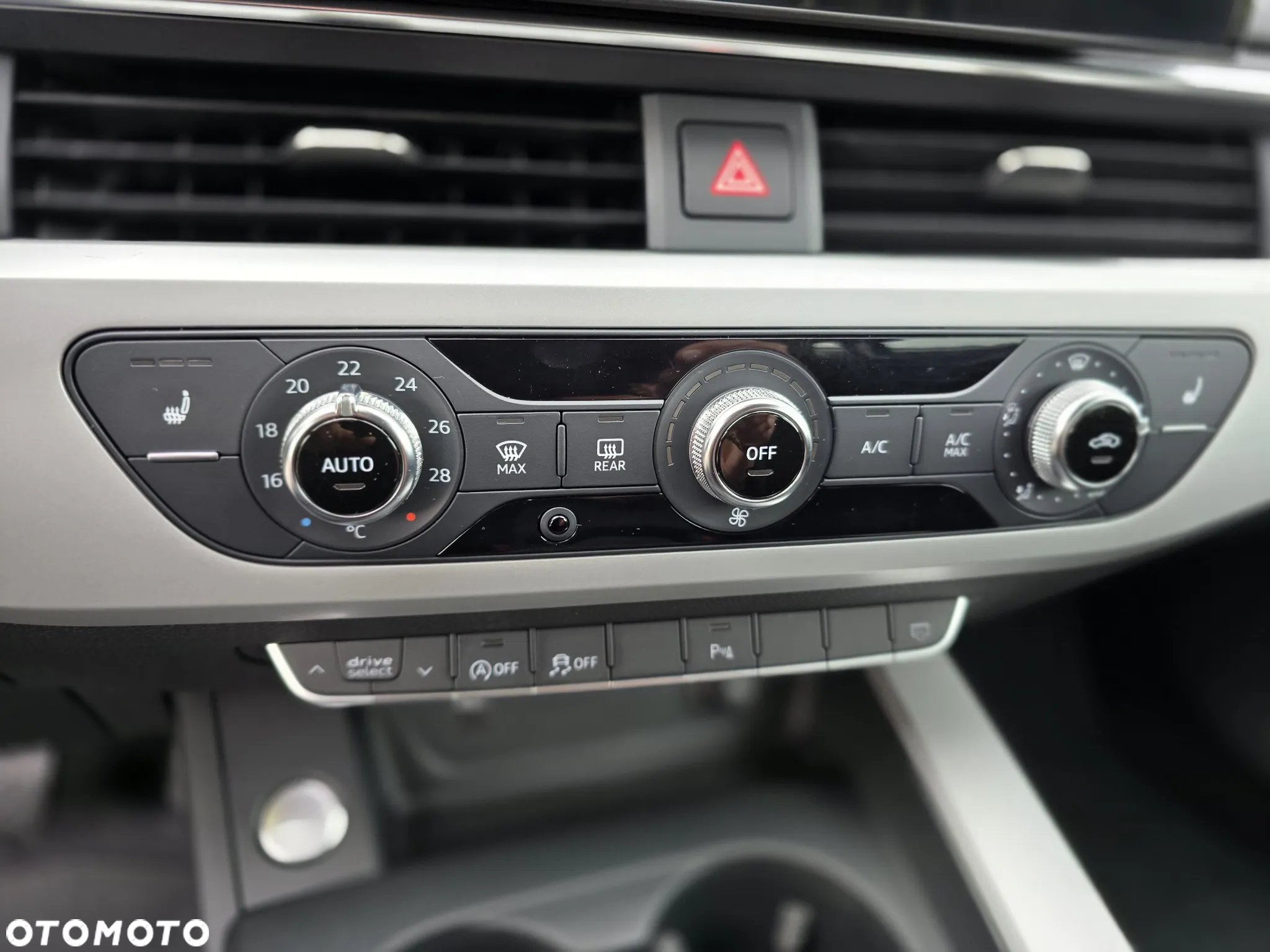 Audi A4 40 TDI Advanced S tronic - 24
