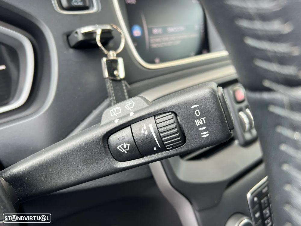 Volvo V40 Cross Country 1.5 T3 Plus Geartronic - 33