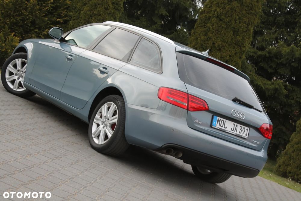 Audi A4 Avant 2.0 TDI Quattro - 12
