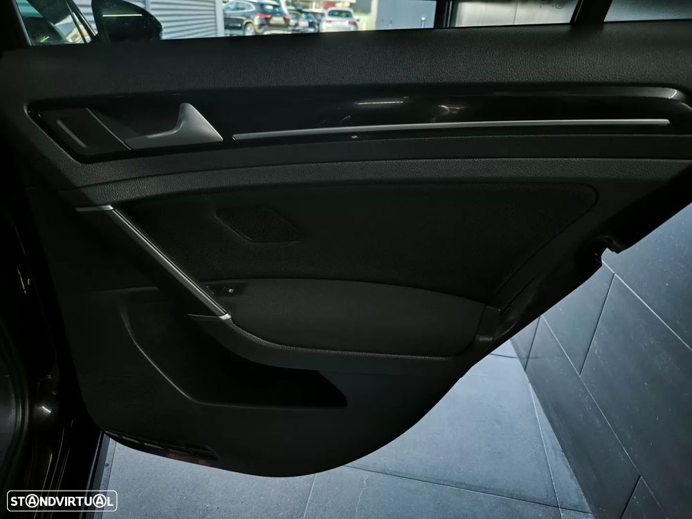 VW Golf 2.0 TDI GTD DSG - 42