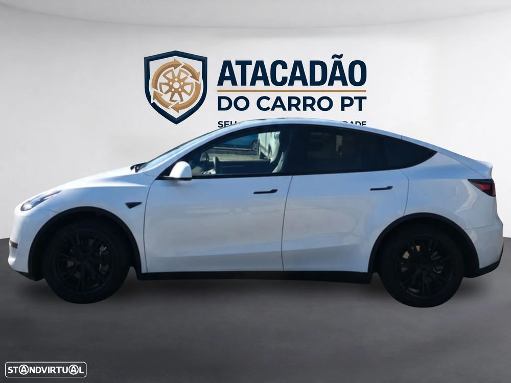 Tesla Model Y - 3