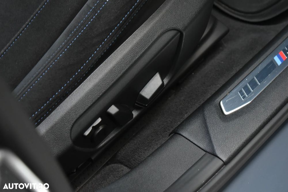 BMW M1 M135i xDrive AT - 22