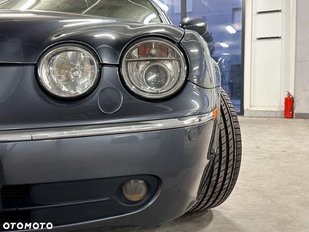 Jaguar S-Type 4.2 V8 - 10