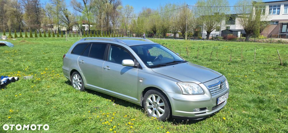 Toyota Avensis 2.0 D-4D Combi - 1