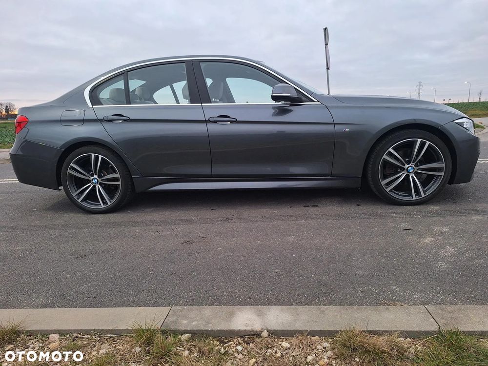 BMW Seria 3 330i xDrive M Sport Shadow - 4