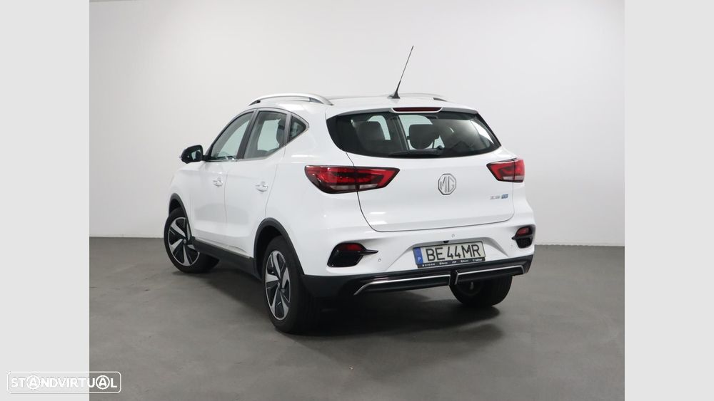 MG ZS EV 72.6 kWh Luxury OBC 11 kW - 4