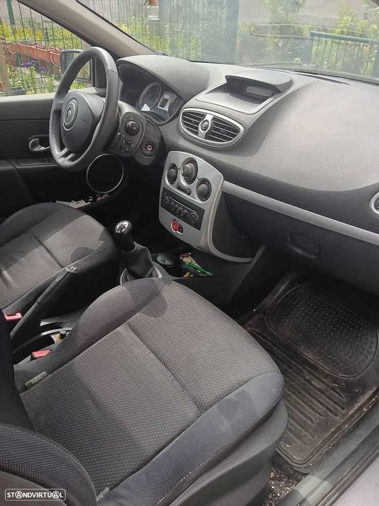 Renault Clio 1.2 16V Pack - 6