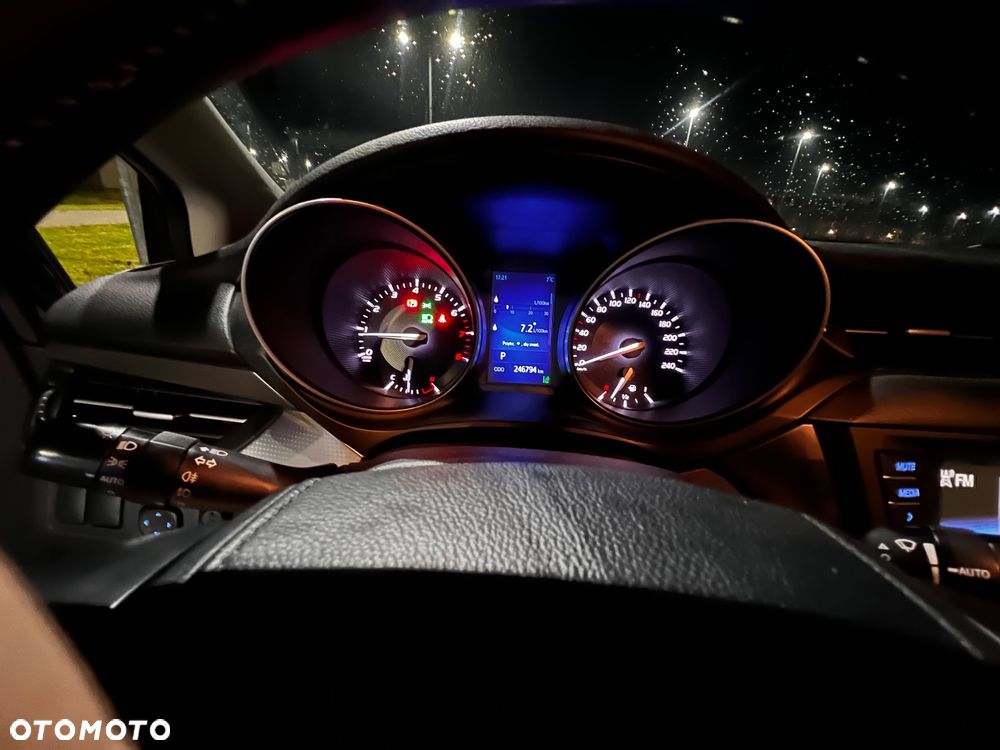 Toyota Avensis 1.8 Premium MS - 12