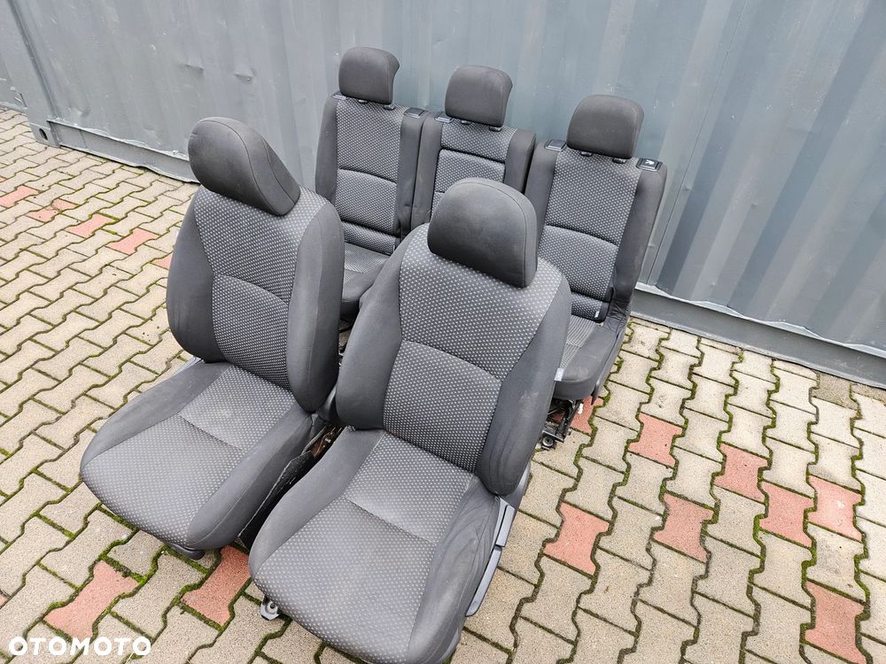 toyota verso fotele siedzenia boczki 2009