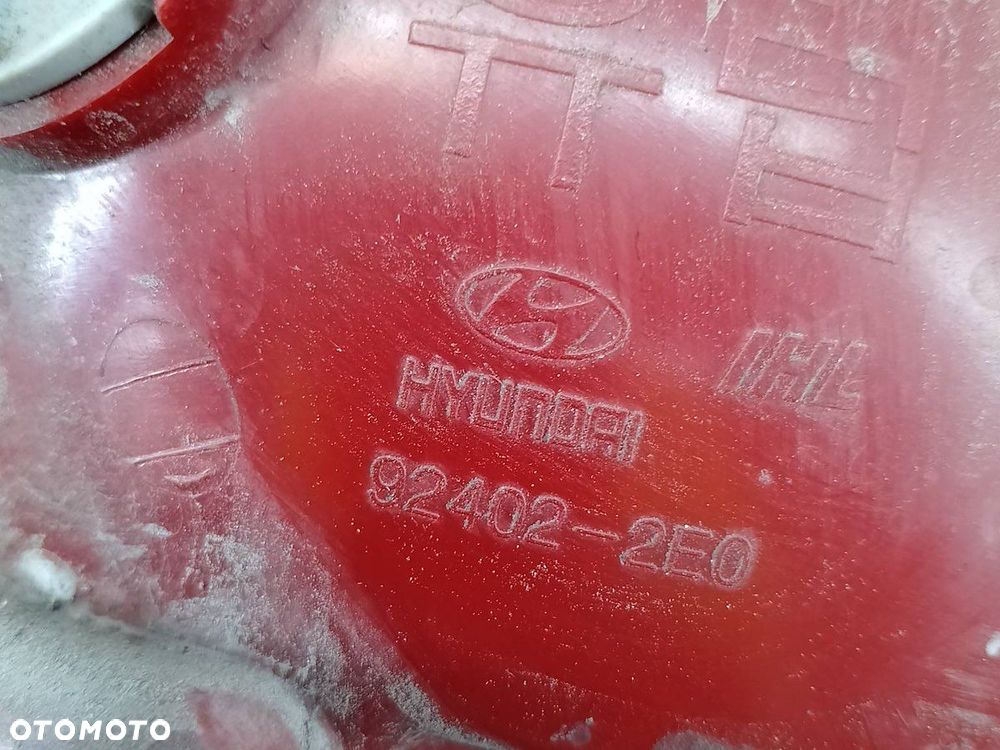 LAMPA TYLNA PRAWA HYUNDAI TUSCON I 92402-2E0 - 3