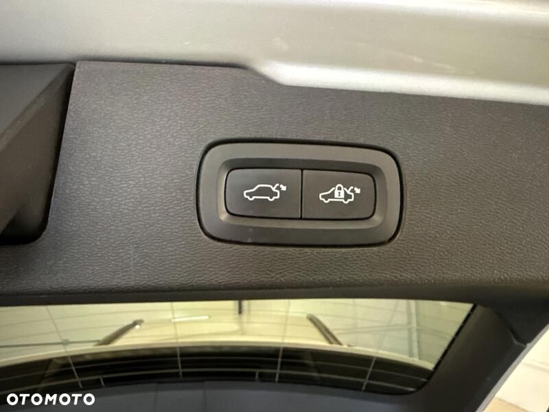 Volvo V60 B3 B R-Design - 23