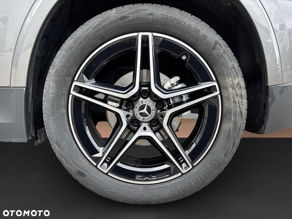 Mercedes-Benz GLA - 10