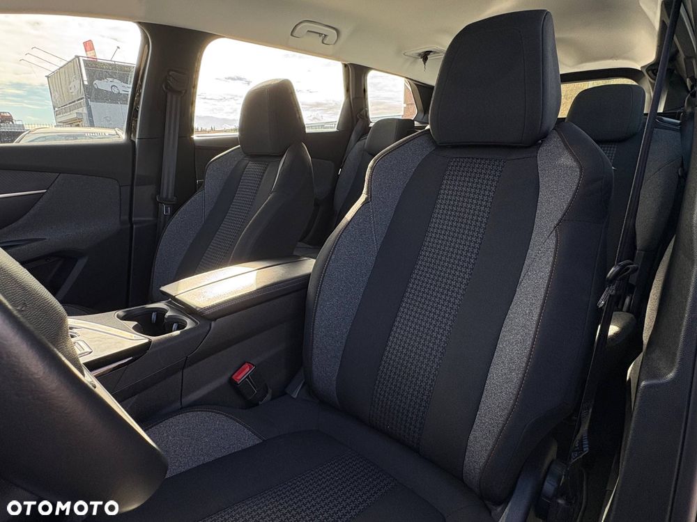 Peugeot 5008 1.2 PureTech Active S&S EAT8 - 13