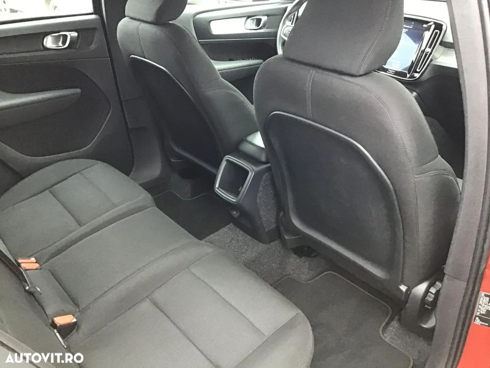 Volvo XC 40 T3 Geartronic Momentum - 24