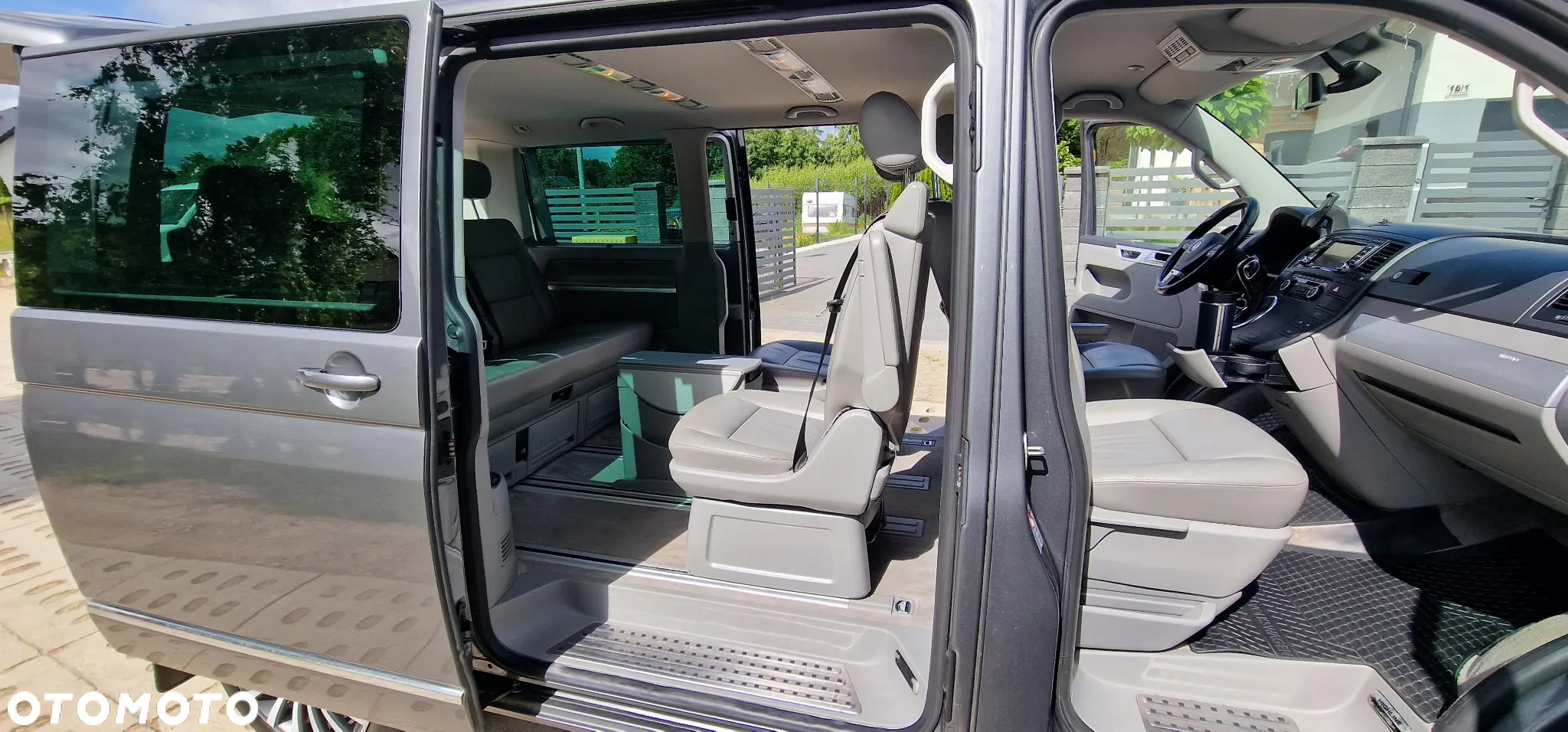 Volkswagen Multivan - 8