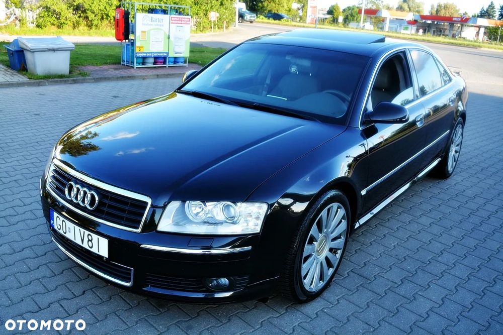 Audi A8 4.2 Quattro - 1