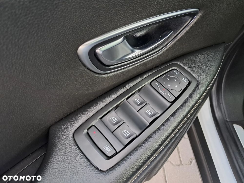 Renault Scenic - 17