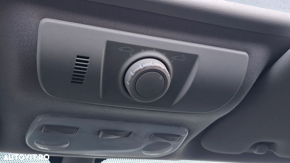 Renault Scenic ENERGY dCi 130 INITIALE PARIS - 32