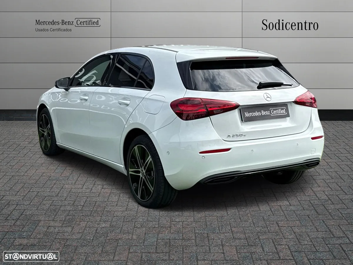 Mercedes-Benz A 250 e - 3
