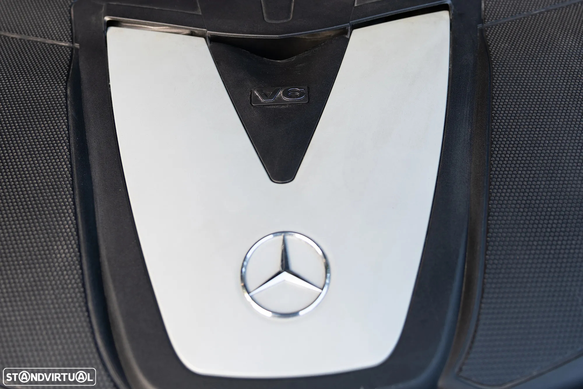 Mercedes-Benz 320 - 25