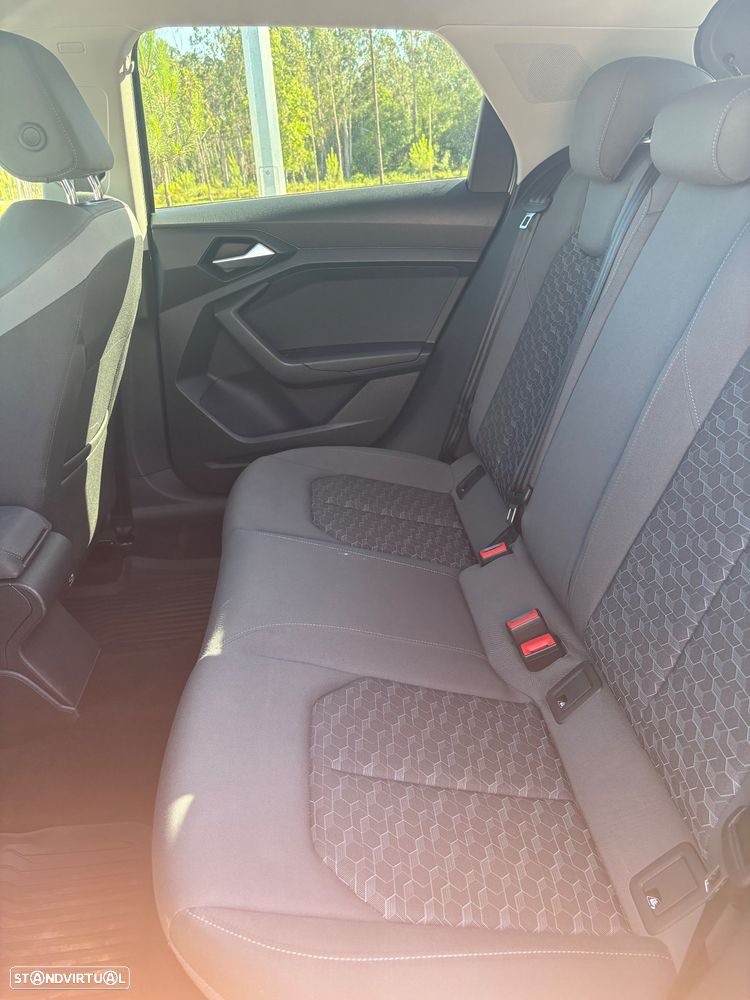 Audi A1 Sportback 30 TFSI S line - 4