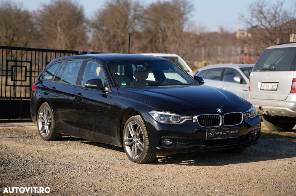 BMW 3 Series 2018 photo 2