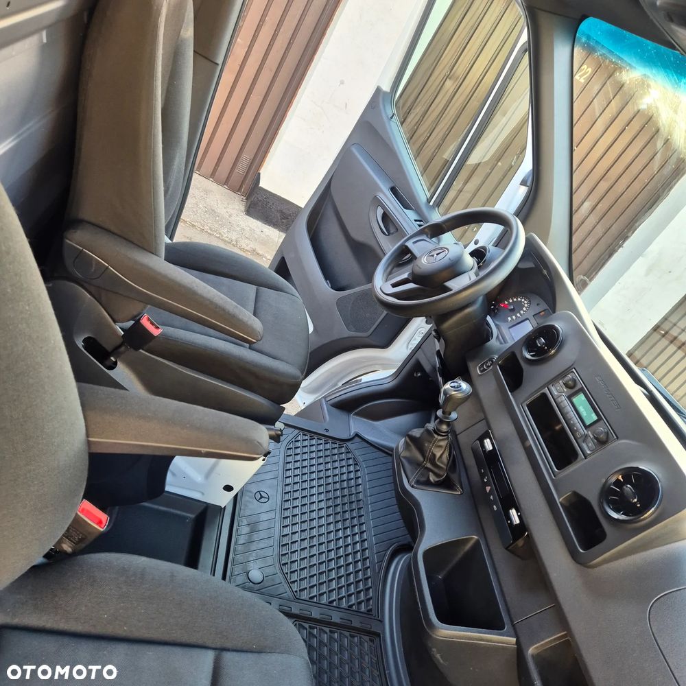Mercedes-Benz Sprinter - 18