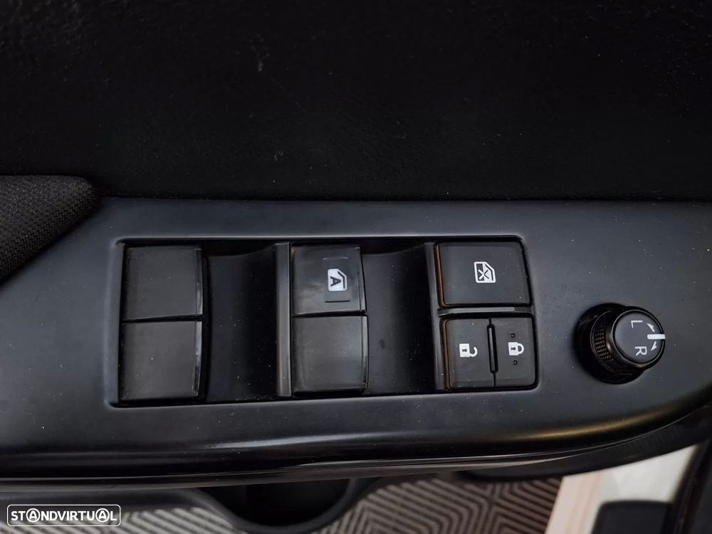 Toyota Hilux 2.4 D-4D 4WD CD CM - 5