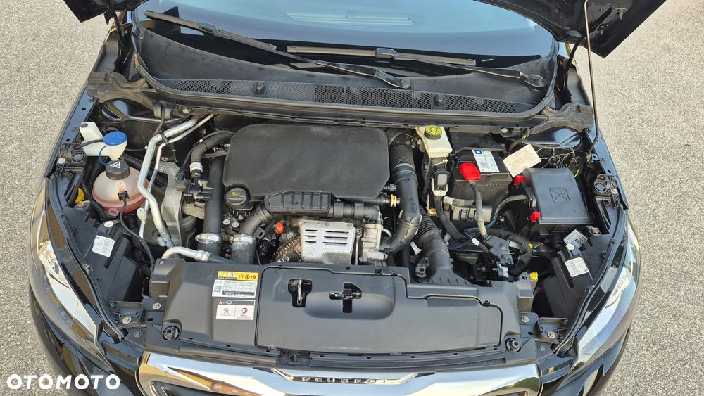 Peugeot 308 SW 1.2 PureTech Allure S&S - 23