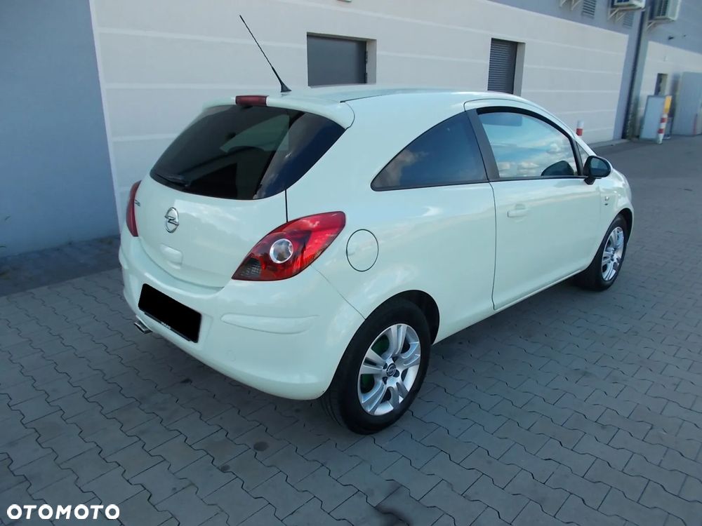 Opel Corsa 1.4 16V Satellite - 3