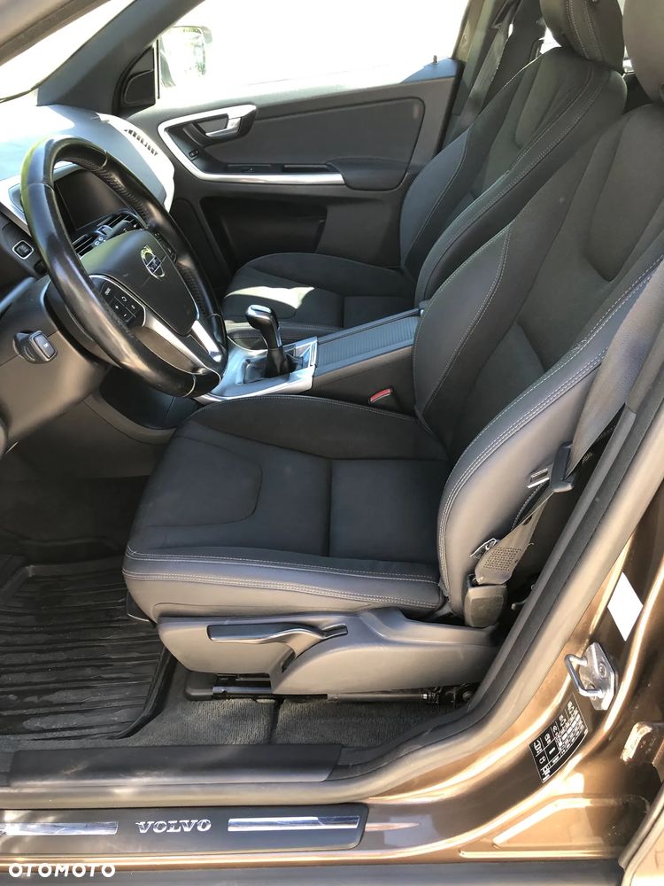 Volvo XC 60 D4 Drive-E Momentum - 11