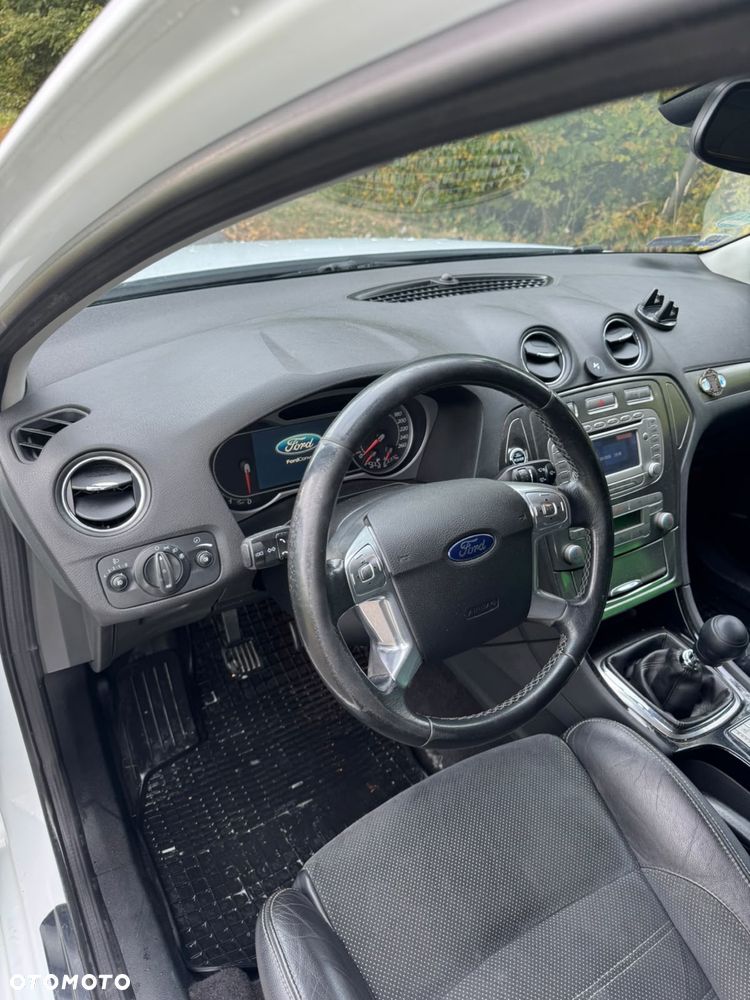 Ford Mondeo - 4