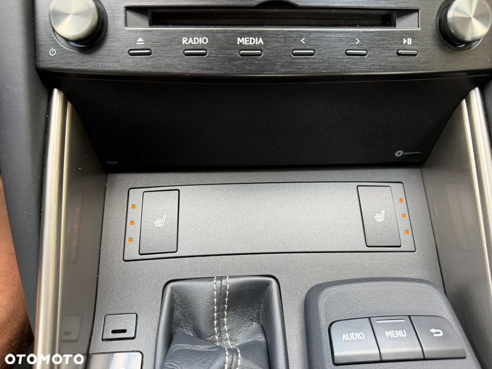 Lexus IS 200t / 300 Elegance - 20