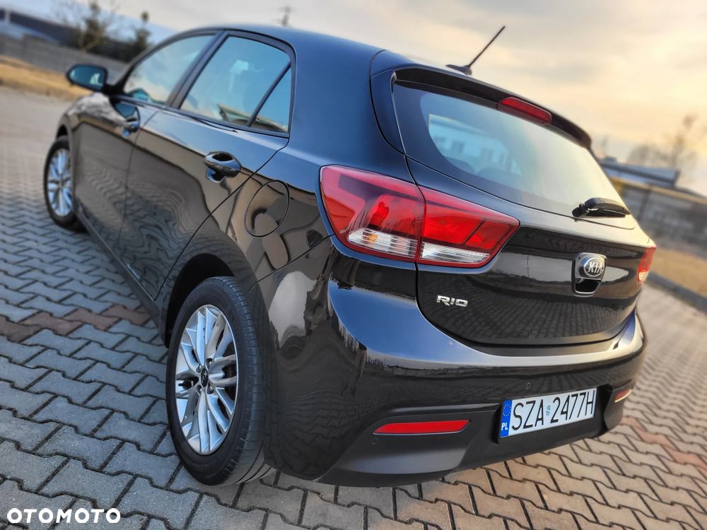 Kia Rio 1.2 XL Business Line - 38