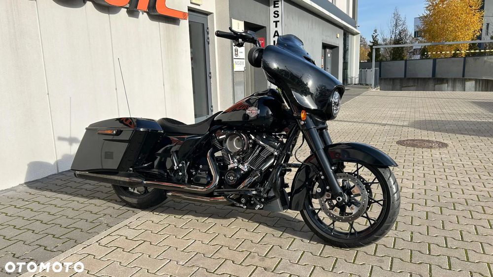Harley-Davidson Touring Street Glide - 2