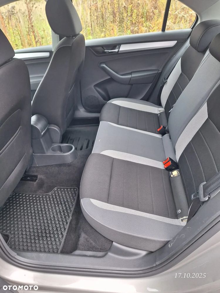 Skoda RAPID 1.0 TSI Ambition - 12