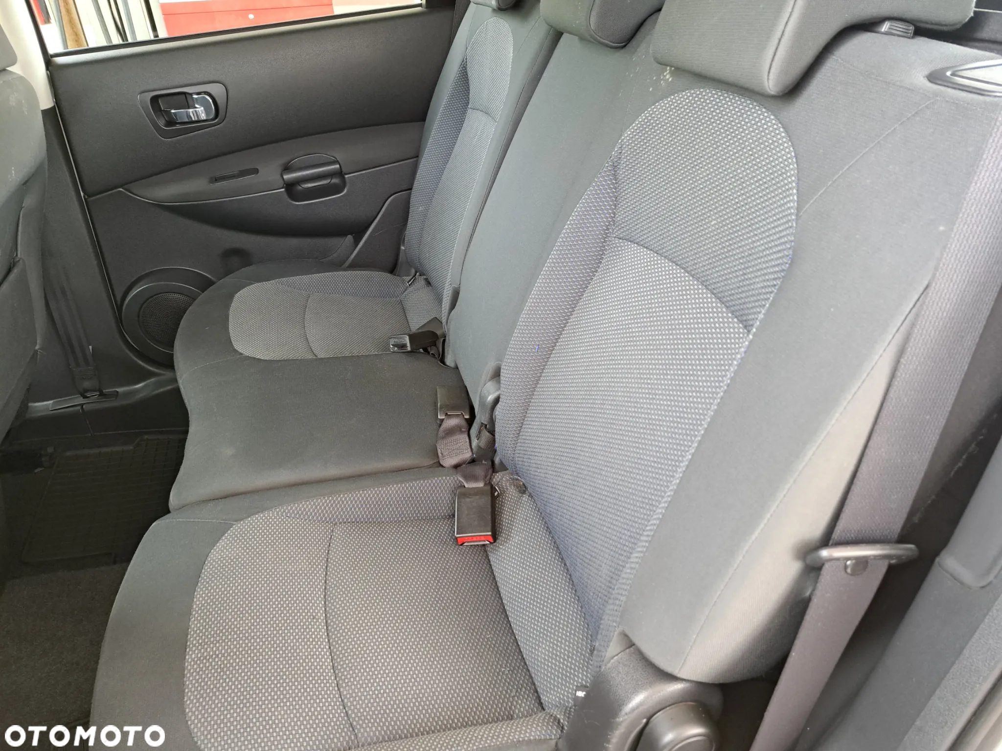 Nissan Qashqai+2 - 30