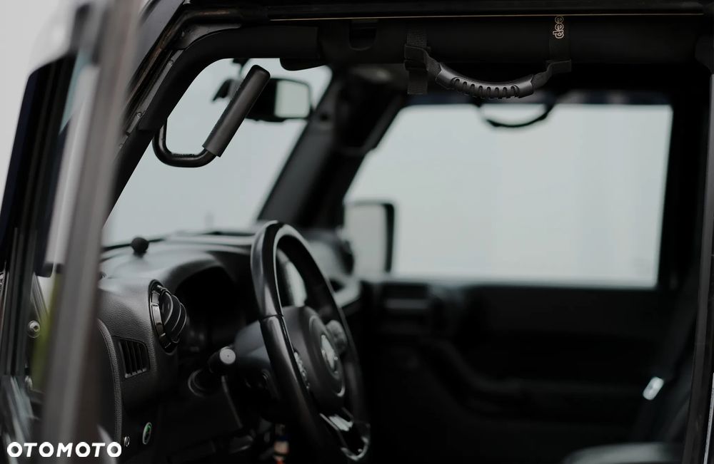 Jeep Wrangler 3.6 Unlim Sahara - 27