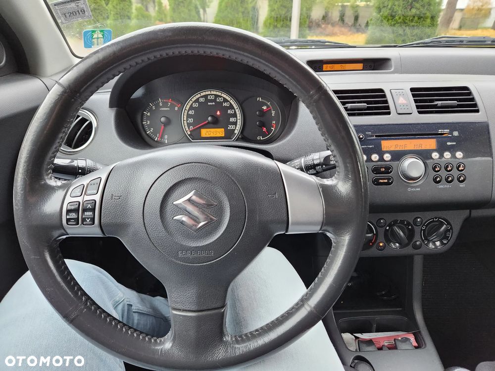 Suzuki Swift 1.3 Comfort dance - 23