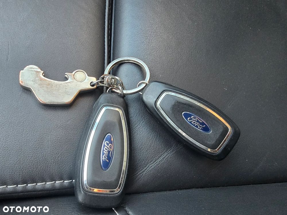 Ford Focus 2.0 EcoBoost ST mit Leder-Exclusiv-Paket - 32