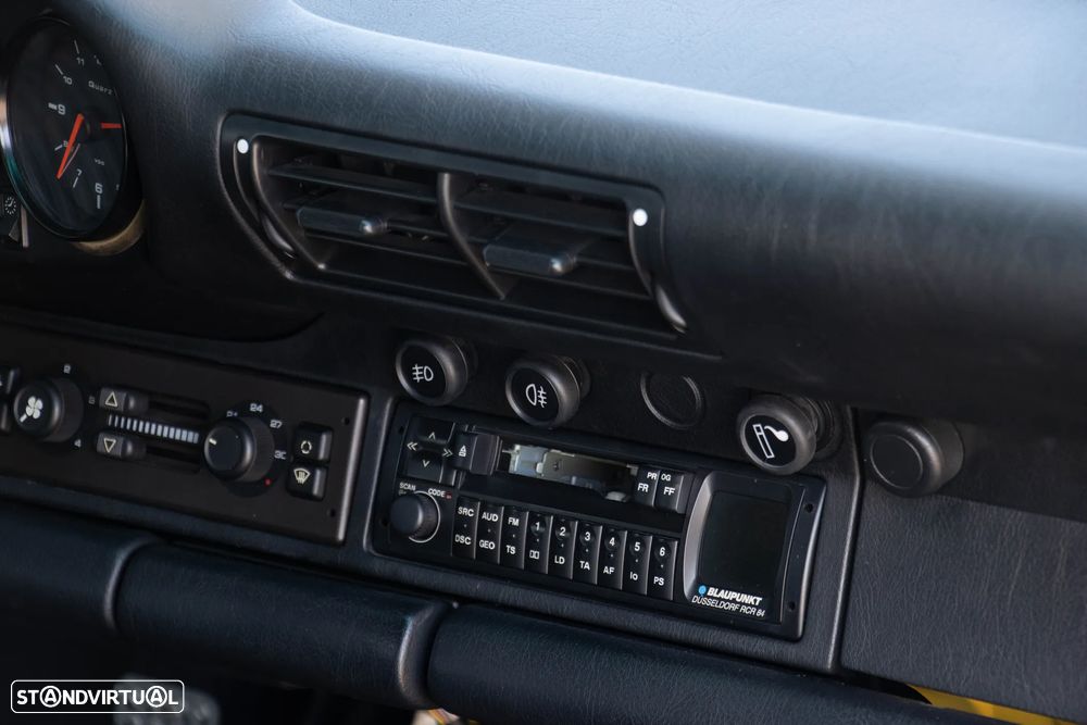 Porsche 911 (993) Coupé 3.8 Carrera RS - 31