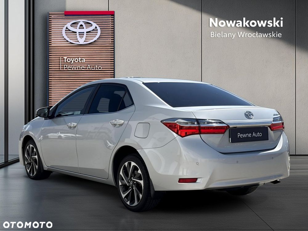 Toyota Corolla - 2