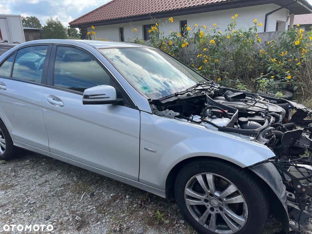 Mercedes-Benz Klasa C 180 BlueEFFICIENCY - 5